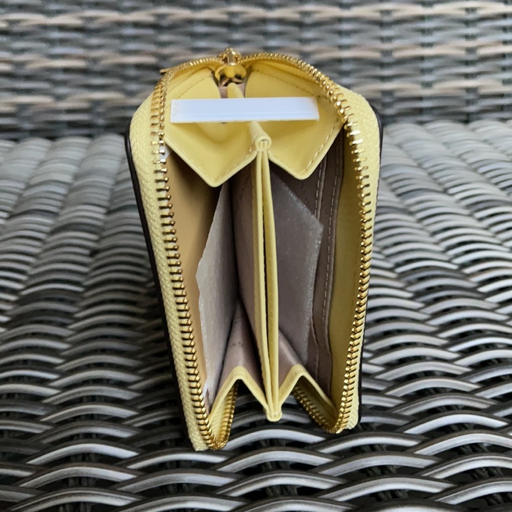 Michael Kors Medium Zip Around Card Case - Picture 15 of 16